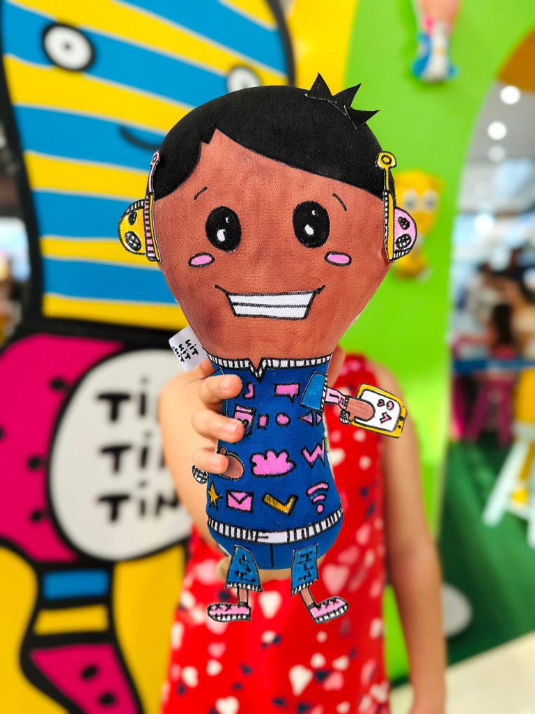 Boneco Programador de amizades da TinTinTins